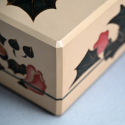 Mid-Century Lacquer Box ー泉 篤彦 "漆器立葵手箱"
