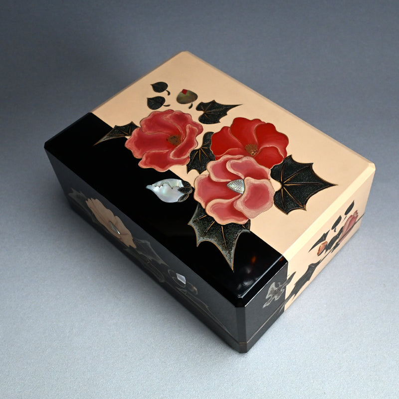 Mid-Century Lacquer Box ー泉 篤彦 "漆器立葵手箱"