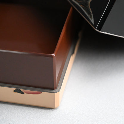 Mid-Century Lacquer Box ー泉 篤彦 "漆器立葵手箱"