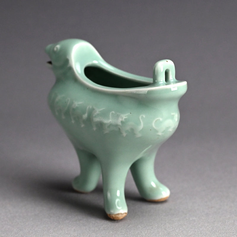 Unusual Koro incense Burner ー宮川 (真葛) 香山 "青磁釉 漢式鳥 香炉"