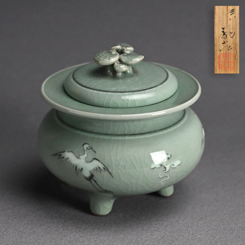 Kozan Unkaku Celaodn Koro Incense Burner ー宮川 (真葛) 香山 "雲鶴 青磁釉 香爐"
