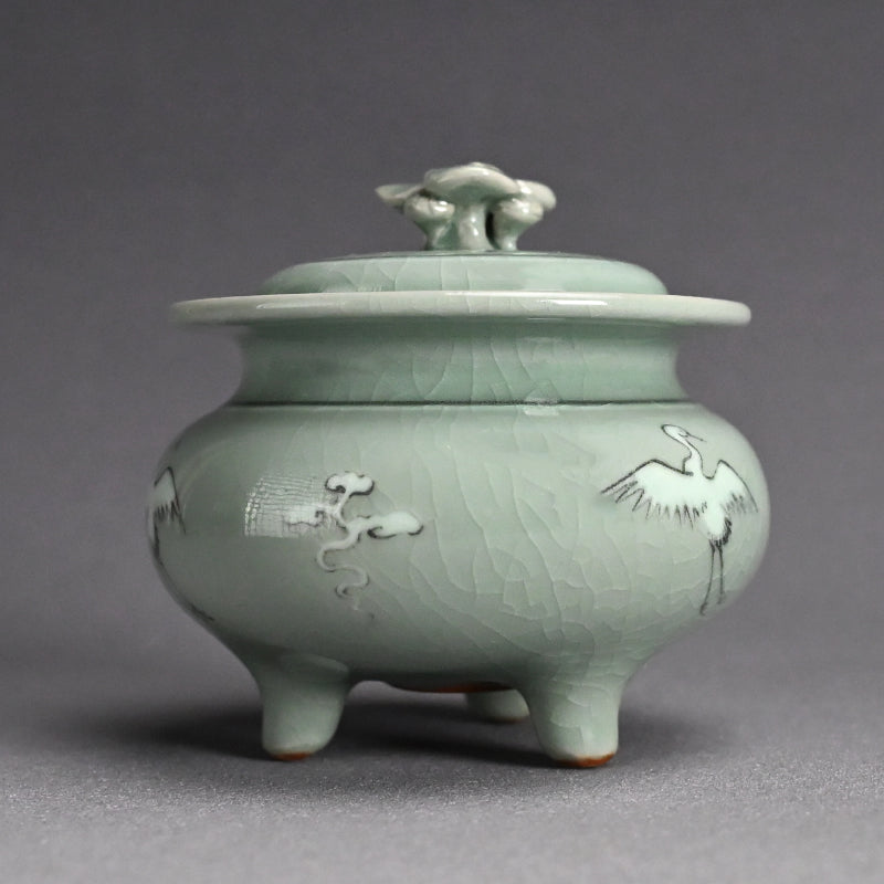 Kozan Unkaku Celaodn Koro Incense Burner ー宮川 (真葛) 香山 "雲鶴 青磁釉 香爐"