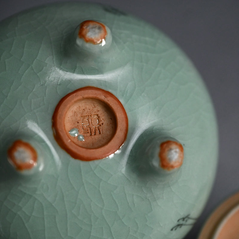Kozan Unkaku Celaodn Koro Incense Burner ー宮川 (真葛) 香山 "雲鶴 青磁釉 香爐"