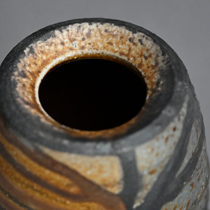 Dramatic Bizen Vessel ー森 敏彰 "備前 花入"