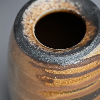 Dramatic Bizen Vessel ー森 敏彰 "備前 花入"