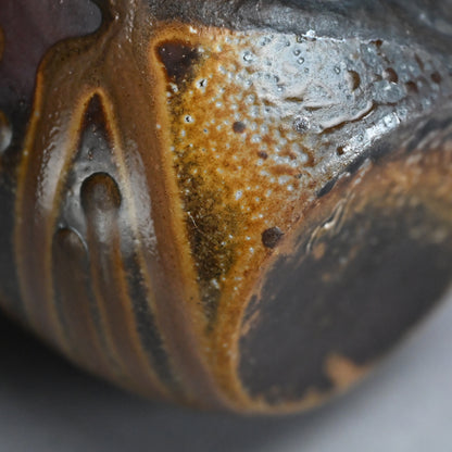 Dramatic Bizen Vessel ー森 敏彰 "備前 花入"