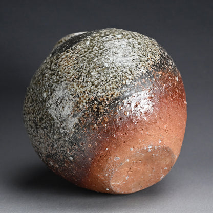 Iconic Shigaraki Tsubo Pioneering Female Artist ー小山 清子 “信楽自然釉 大壺”