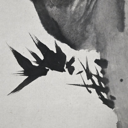 Scroll Pair, Monkeys Grasping for the Moon ー本多 天城 “猿猴圖”
