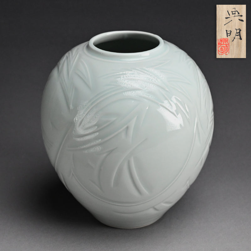 Hakuji Kabin Vase ー篠田 典明 “白磁花瓶”