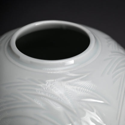 Hakuji Kabin Vase ー篠田 典明 “白磁花瓶”