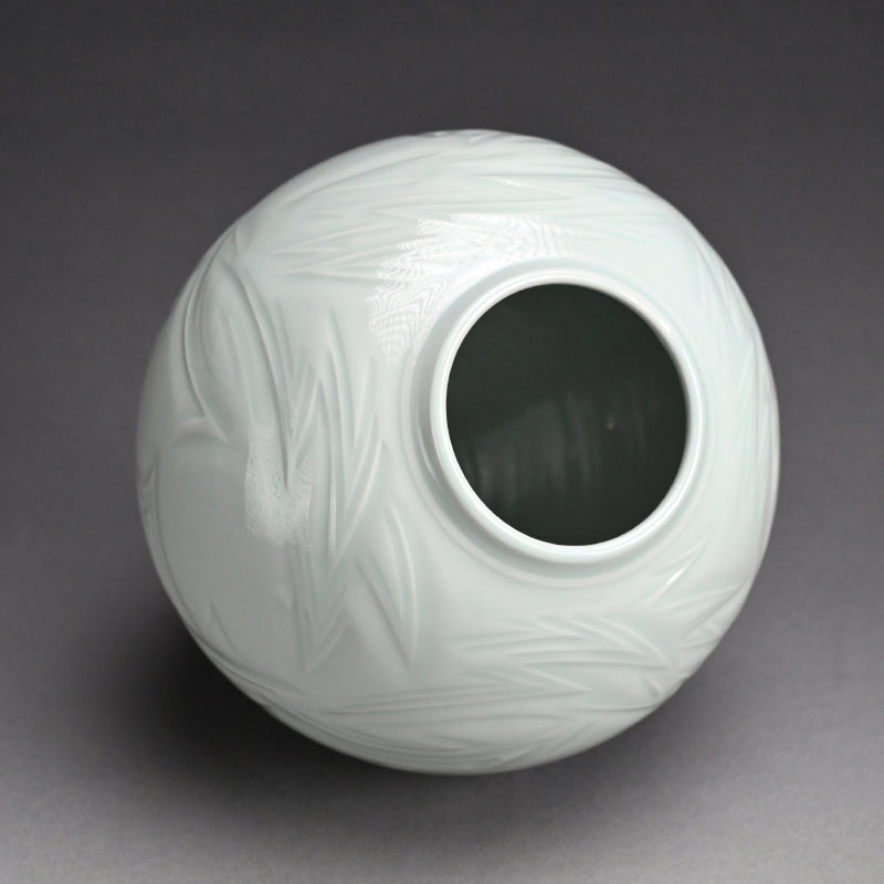 Hakuji Kabin Vase ー篠田 典明 “白磁花瓶”