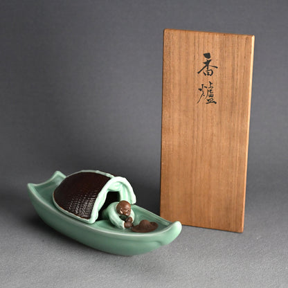 Boat-Shaped Koro Incense Burner ー宮川 (真葛) 香山 “青磁釉 香爐”