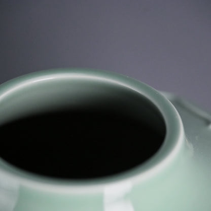 Tenryuji Seiji Celadon Vase ー加藤 渓山 "天龍寺青瓷刻 花生"
