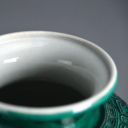 Shimmering Green Archaic Vase ー永楽 保全 “交趾花瓶”