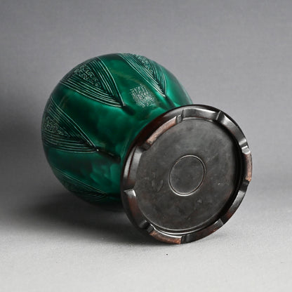 Shimmering Green Archaic Vase ー永楽 保全 “交趾花瓶”