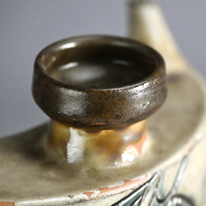 LNT Dachibin Vessel ー金城 次郎 “抱瓶”