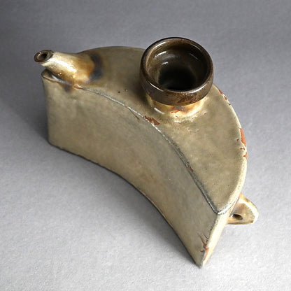 LNT Dachibin Vessel ー金城 次郎 “抱瓶”