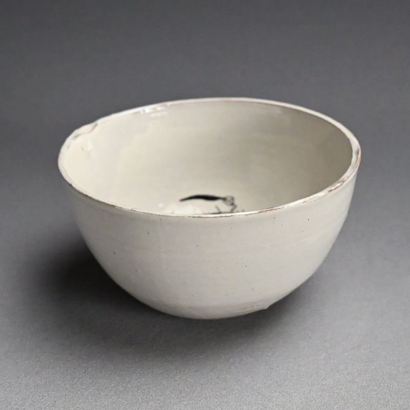 Large Pottery Bowl by Female Artist ー重森 陽子 “白釉 鉢”