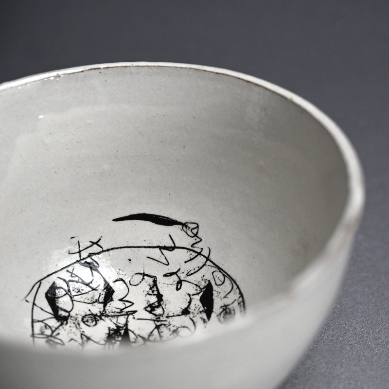Large Pottery Bowl by Female Artist ー重森 陽子 “白釉 鉢”