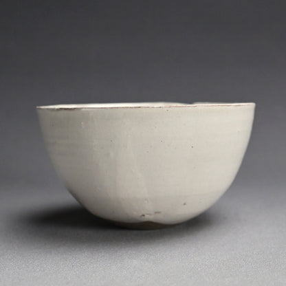 Large Pottery Bowl by Female Artist ー重森 陽子 “白釉 鉢”