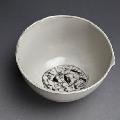 Large Pottery Bowl by Female Artist ー重森 陽子 “白釉 鉢”