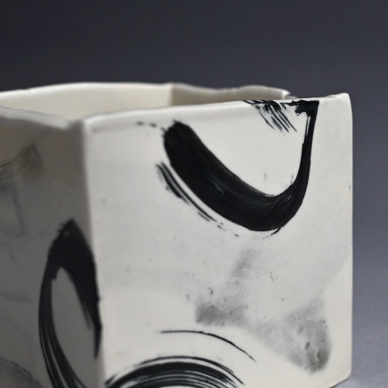 Pioneering Avant-garde Ceramic CUBE ー重森 陽子 “丸丸 CUBE”