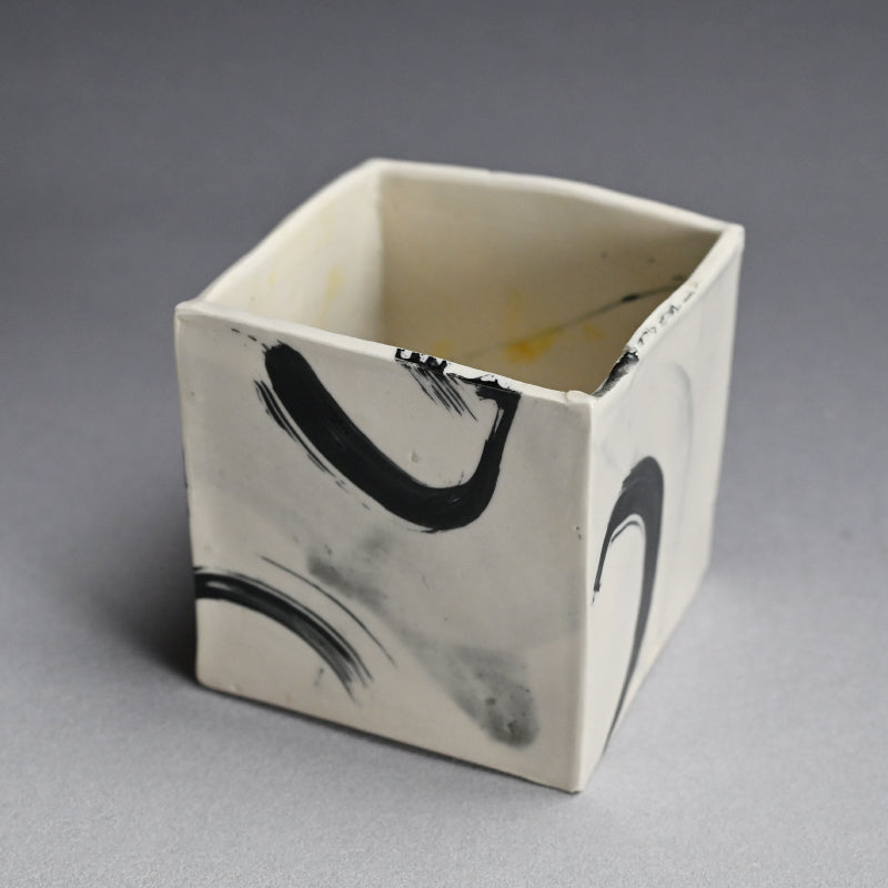 Pioneering Avant-garde Ceramic CUBE ー重森 陽子 “丸丸 CUBE”