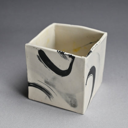 Pioneering Avant-garde Ceramic CUBE ー重森 陽子 “丸丸 CUBE”