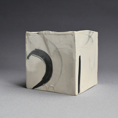 Pioneering Avant-garde Ceramic CUBE ー重森 陽子 “丸丸 CUBE”