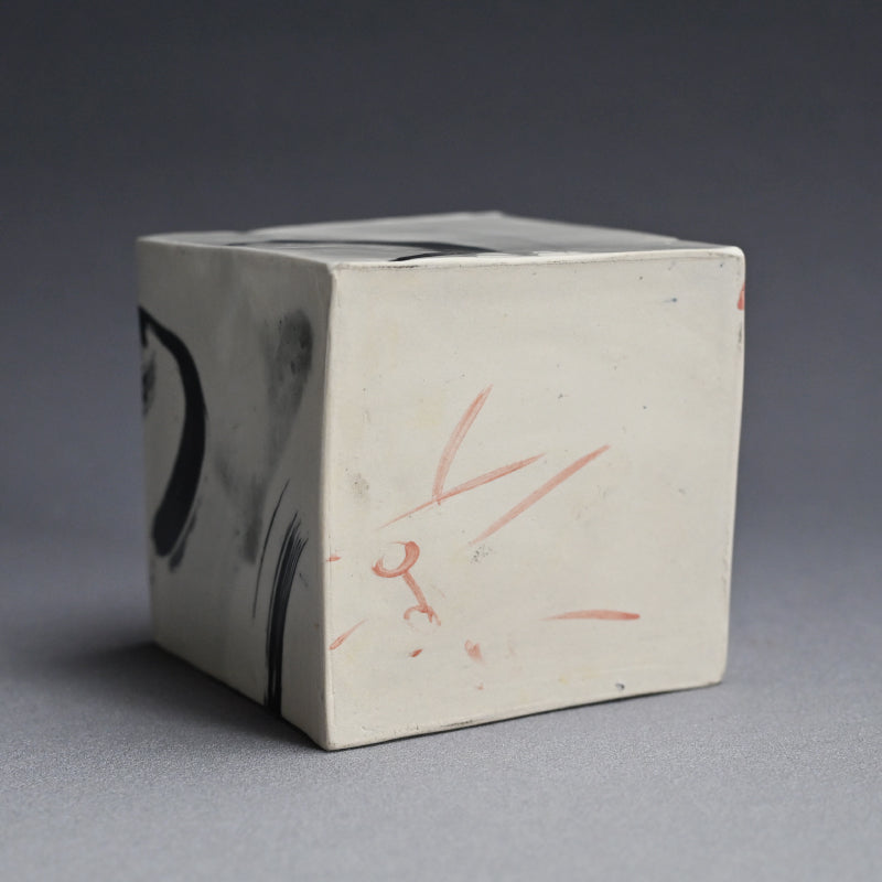 Pioneering Avant-garde Ceramic CUBE ー重森 陽子 “丸丸 CUBE”