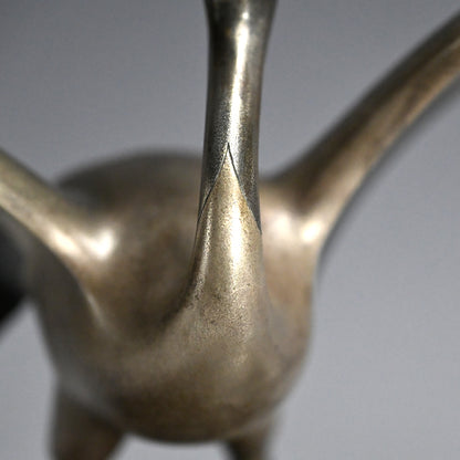 White Bronze Sculpture of a Prancing Crane ー小林 美春 “丹頂欣舞”