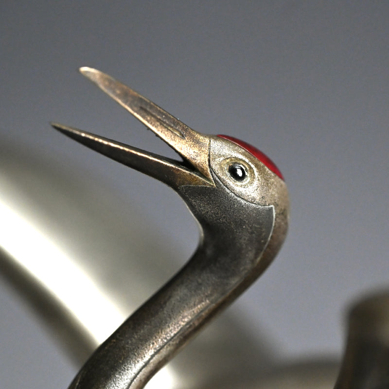 White Bronze Sculpture of a Prancing Crane ー小林 美春 “丹頂欣舞”