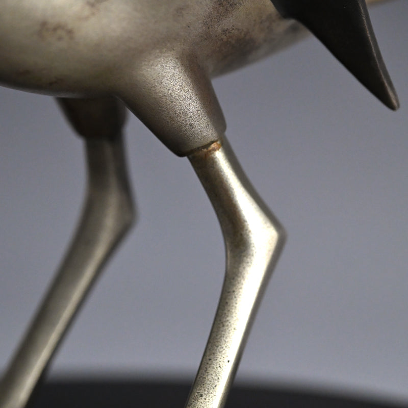 White Bronze Sculpture of a Prancing Crane ー小林 美春 “丹頂欣舞”
