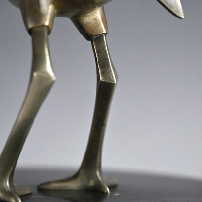 White Bronze Sculpture of a Prancing Crane ー小林 美春 “丹頂欣舞”