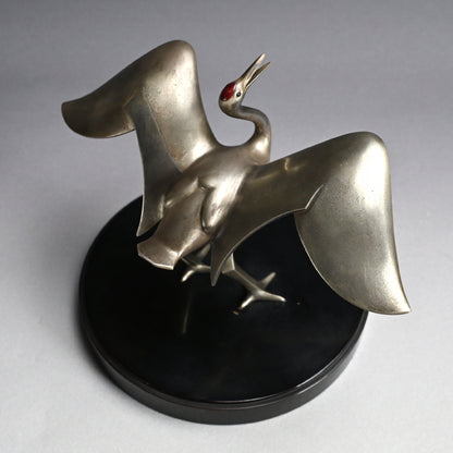White Bronze Sculpture of a Prancing Crane ー小林 美春 “丹頂欣舞”