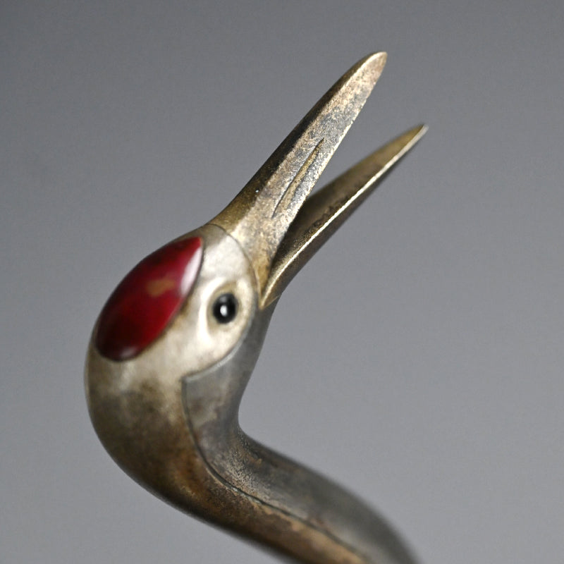 White Bronze Sculpture of a Prancing Crane ー小林 美春 “丹頂欣舞”
