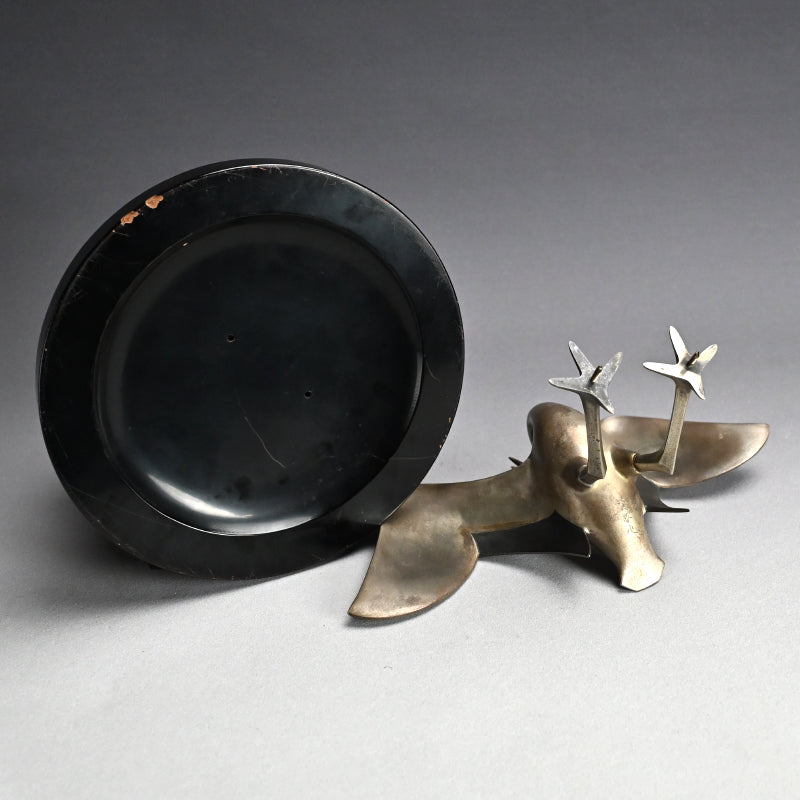 White Bronze Sculpture of a Prancing Crane ー小林 美春 “丹頂欣舞”