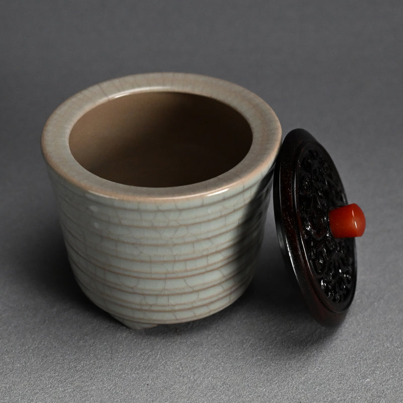 Imperial Artist Celadon Koro Incense Burner ー板谷 波山 “氷華磁香炉”