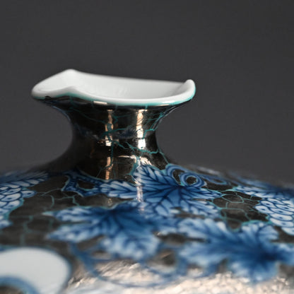 Squirrels & Grapes Platinum Glazed Vase ー藤井 朱明 “極上白金彩 葡萄文”