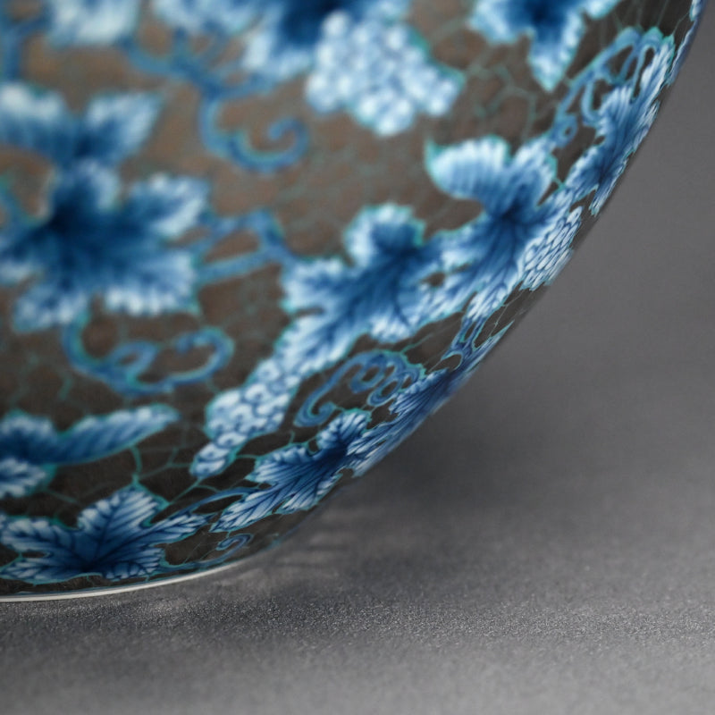 Squirrels & Grapes Platinum Glazed Vase ー藤井 朱明 “極上白金彩 葡萄文”