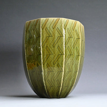 Exhibited & Awarded Oribe Zogan Vase ー臼井 和成 “織部象嵌花器”