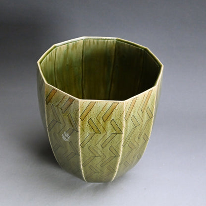 Exhibited & Awarded Oribe Zogan Vase ー臼井 和成 “織部象嵌花器”