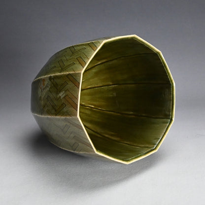 Exhibited & Awarded Oribe Zogan Vase ー臼井 和成 “織部象嵌花器”