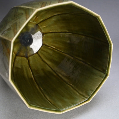 Exhibited & Awarded Oribe Zogan Vase ー臼井 和成 “織部象嵌花器”