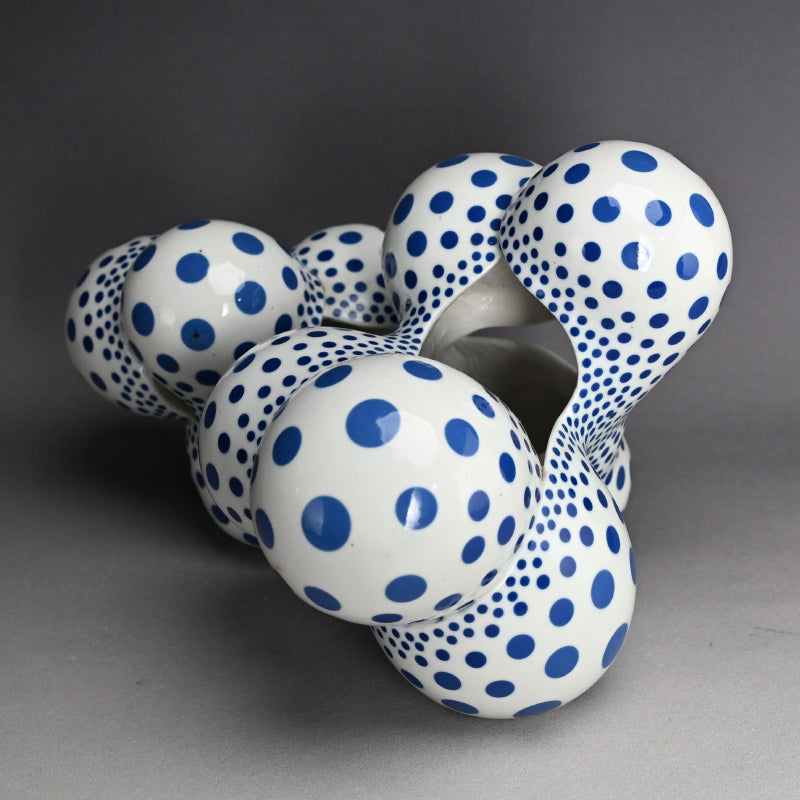 彫刻、増殖するかたち ー中島晴美 "Sculpture, Proliferating Form"