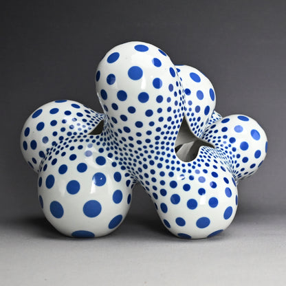 彫刻、増殖するかたち ー中島晴美 "Sculpture, Proliferating Form"