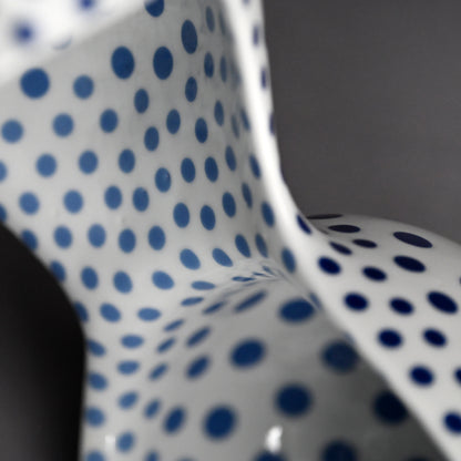 Porcelain Sculpture of Proliferating Form ー中島 晴美 “増殖する形”