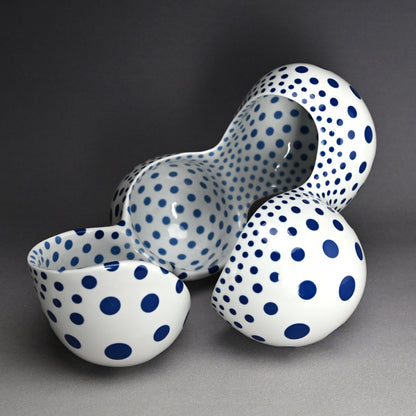 Porcelain Sculpture of Proliferating Form ー中島 晴美 “増殖する形”