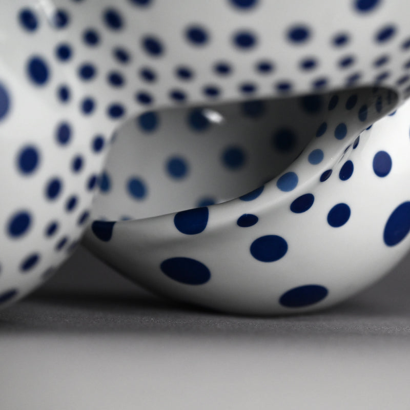 Porcelain Sculpture of Proliferating Form ー中島 晴美 “増殖する形”