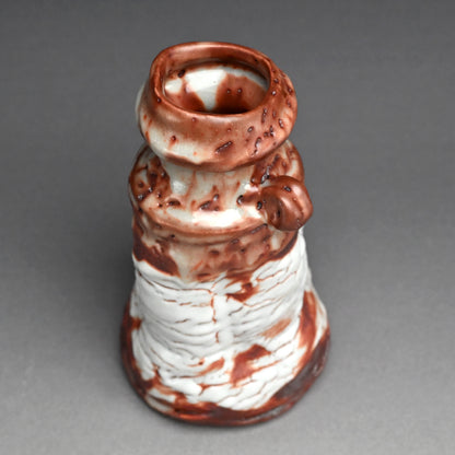 Singular Red Shino Vase ー加藤 土代久 "鼡志野花入"
